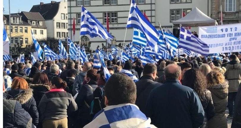 Ντίσελντορφ Χιλιάδες Έλληνες διαδήλωσαν για τη Μακεδονία Α