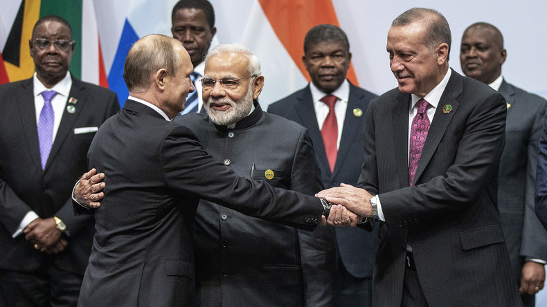 BRICS με  για την Τουρκία Ο Ερντογάν θέλει να ενώσει τις αναδυόμενες οικονομίες BRICS συμμαχια